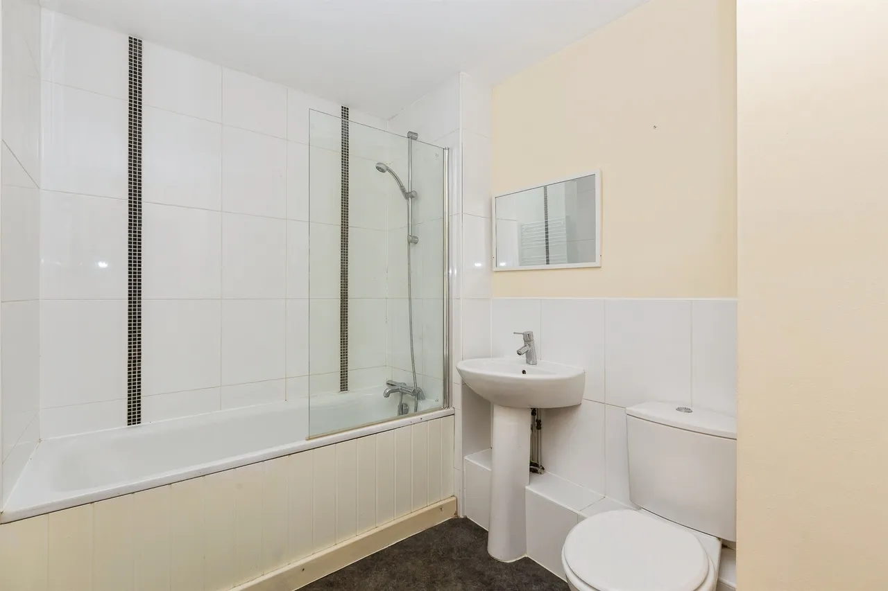Viridian Square, Aylesbury, HP21, photo 6