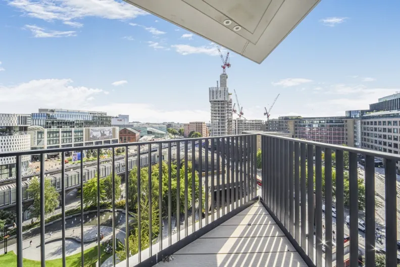 2 bed flat for sale, Fountain Park Way, White City, W12