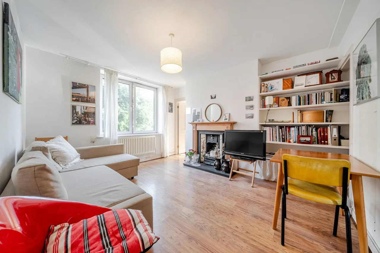 1 bed flat for sale — Cherry Garden Street, SE16