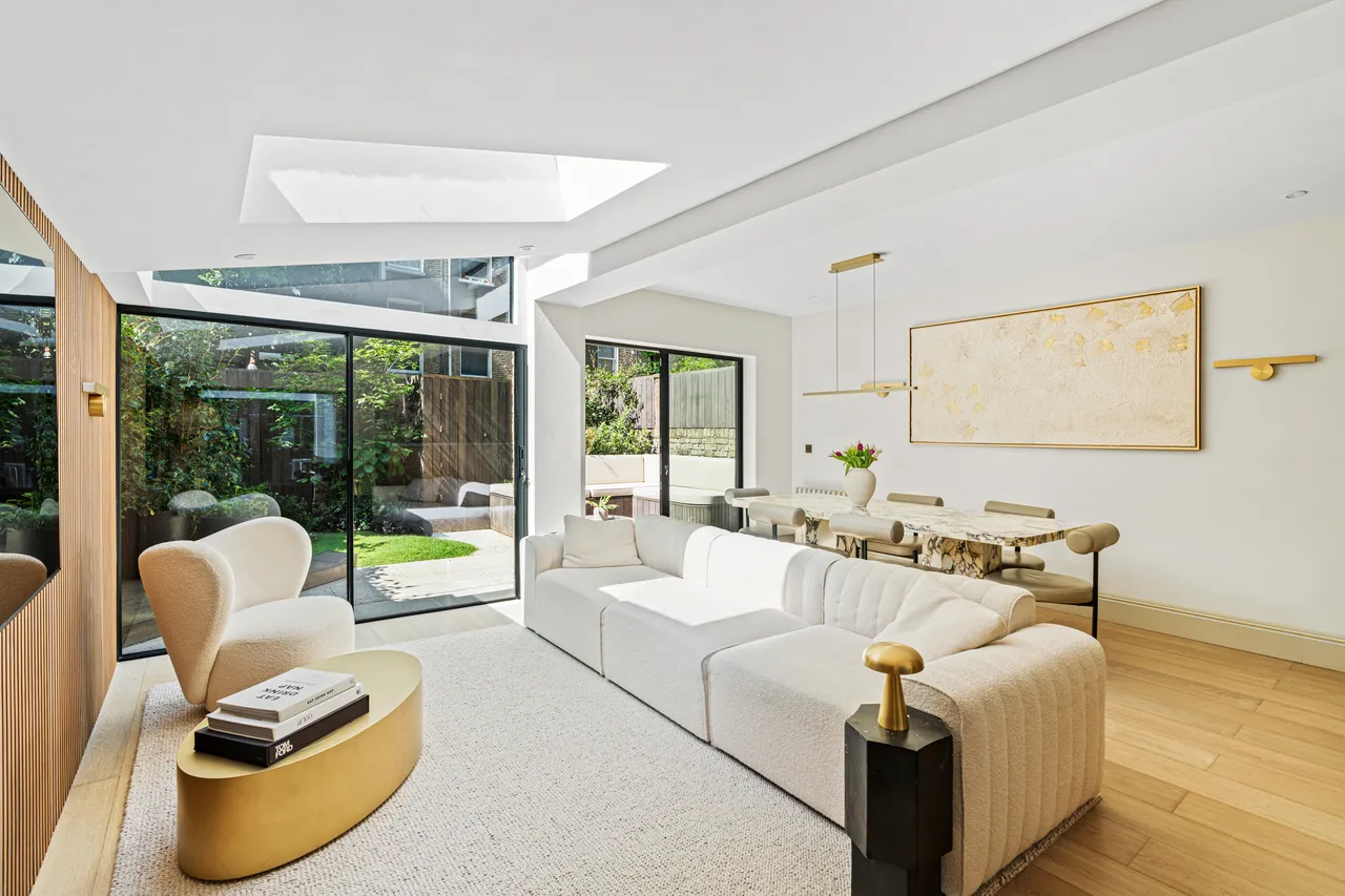 3 bed flat for sale — Leamington Road Villas, Notting Hill, London