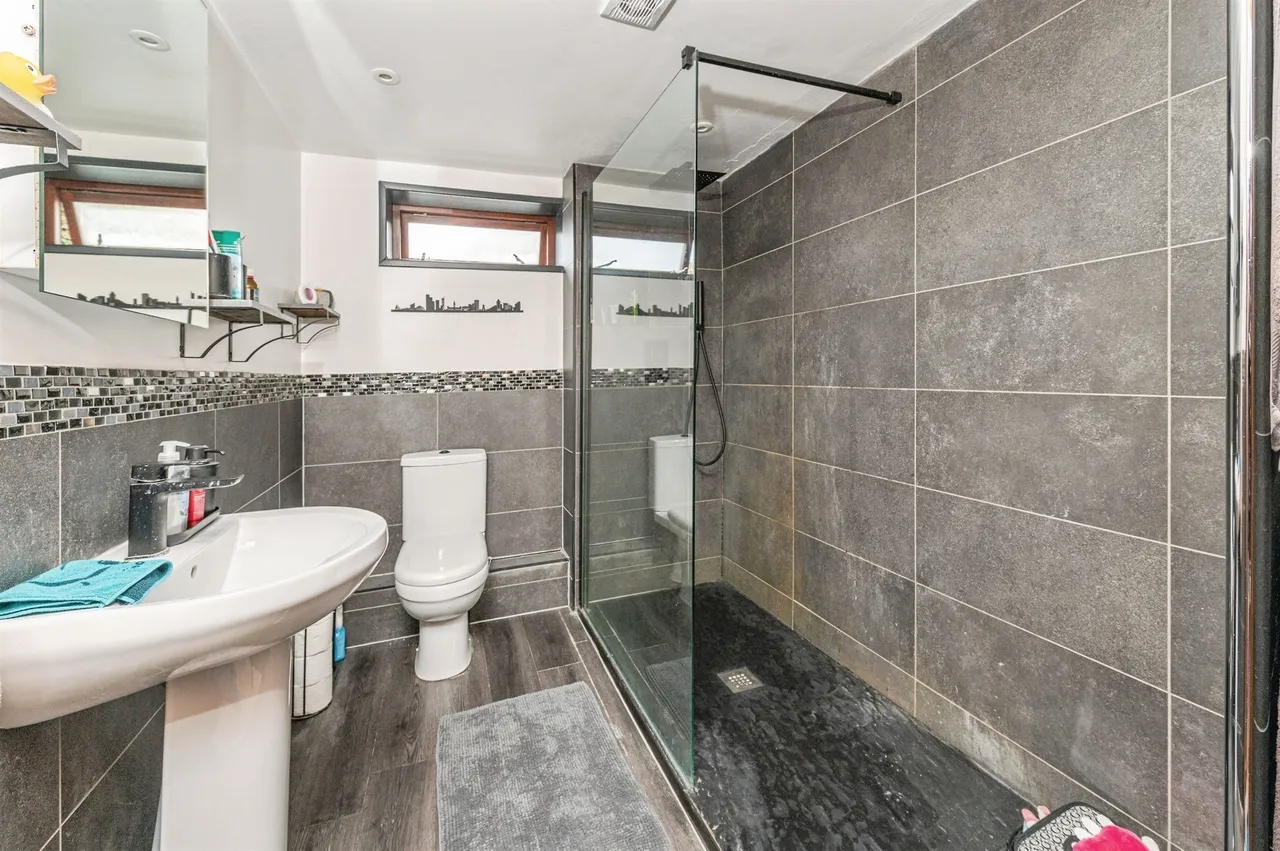 Southwood Avenue, Honley, Holmfirth, photo 11