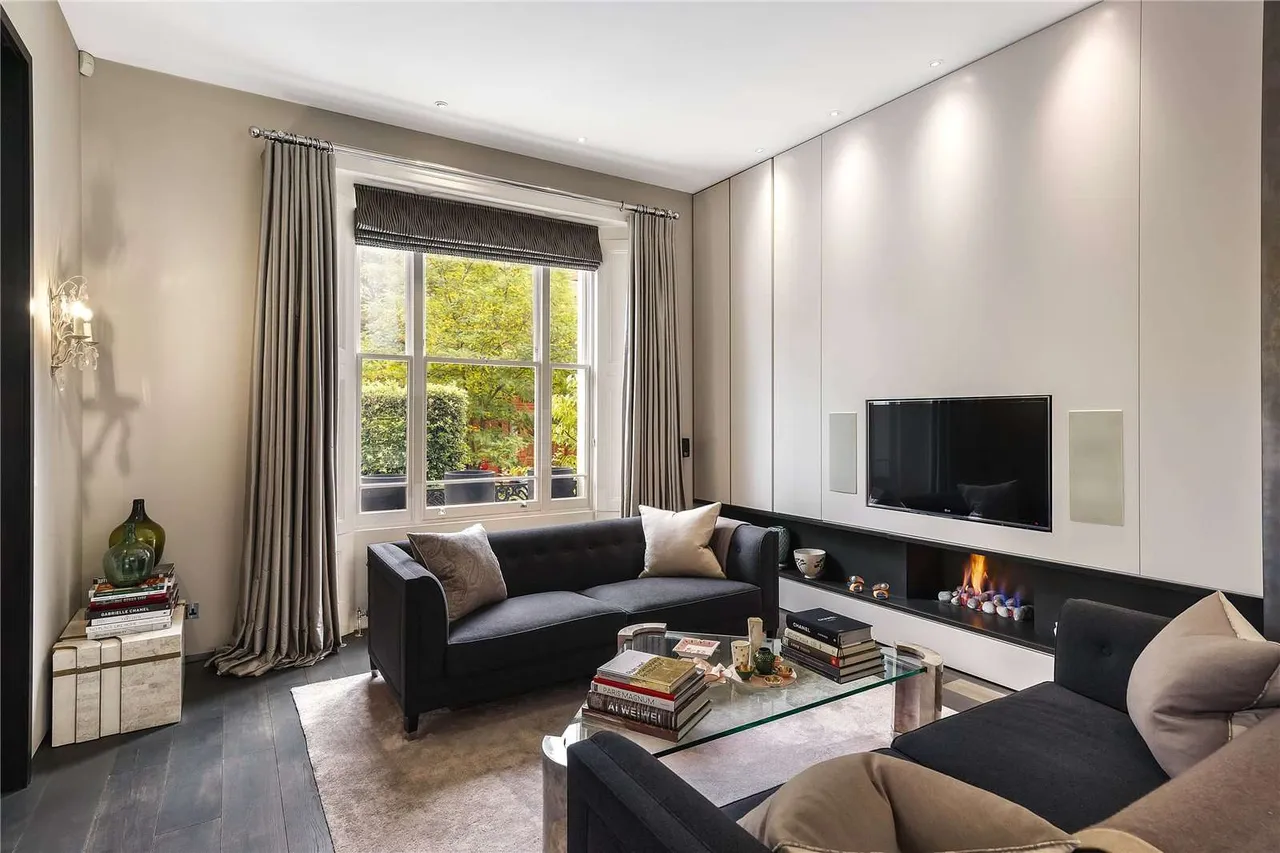 Chepstow Villas, London, W11 3DZ, photo 2