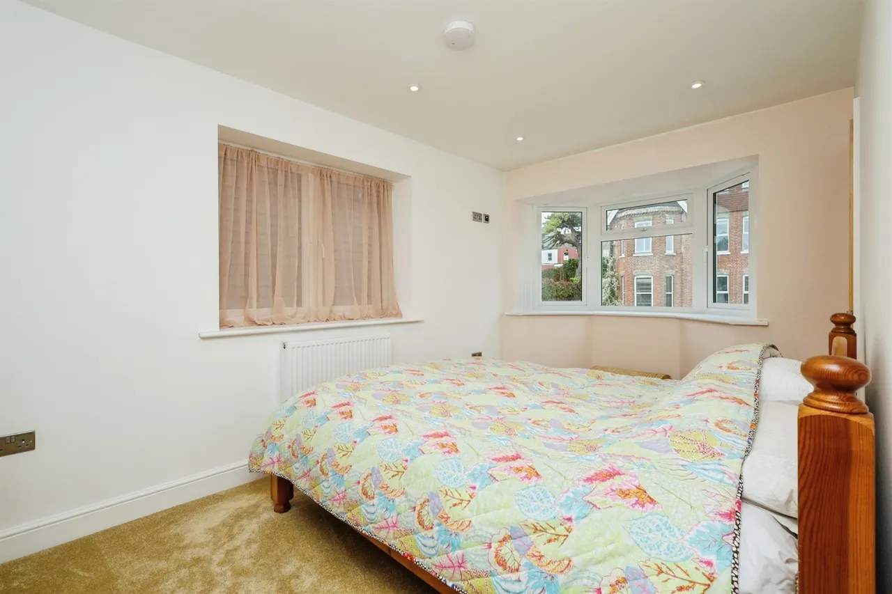 Hurst Road, Eastbourne, BN21, photo 16