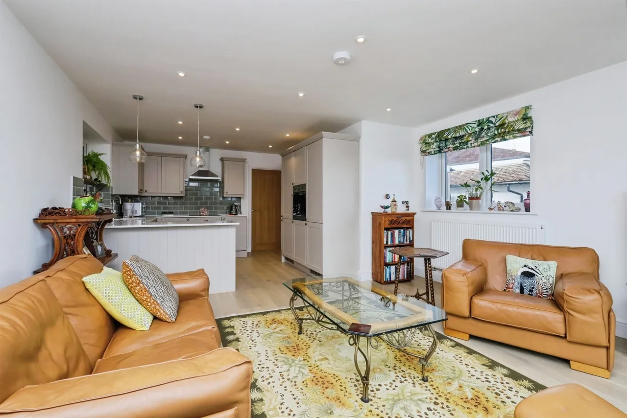 Hurst Road, Eastbourne, BN21, photo 3