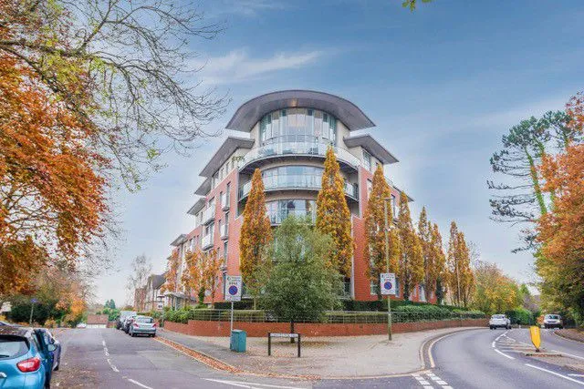 2 bed flat to rent — Flat 41 Park Heights, Constitution Hill, Woking