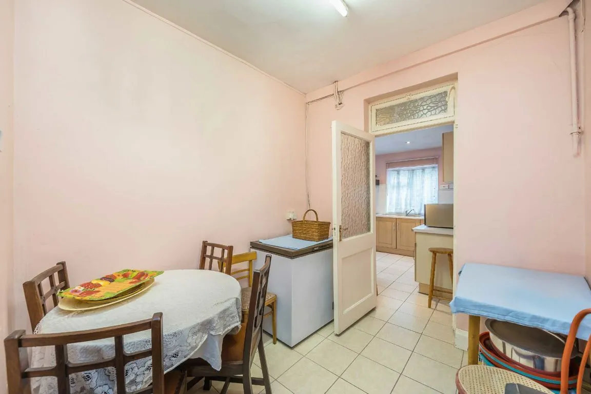 Topsham Road, SW17, photo 4