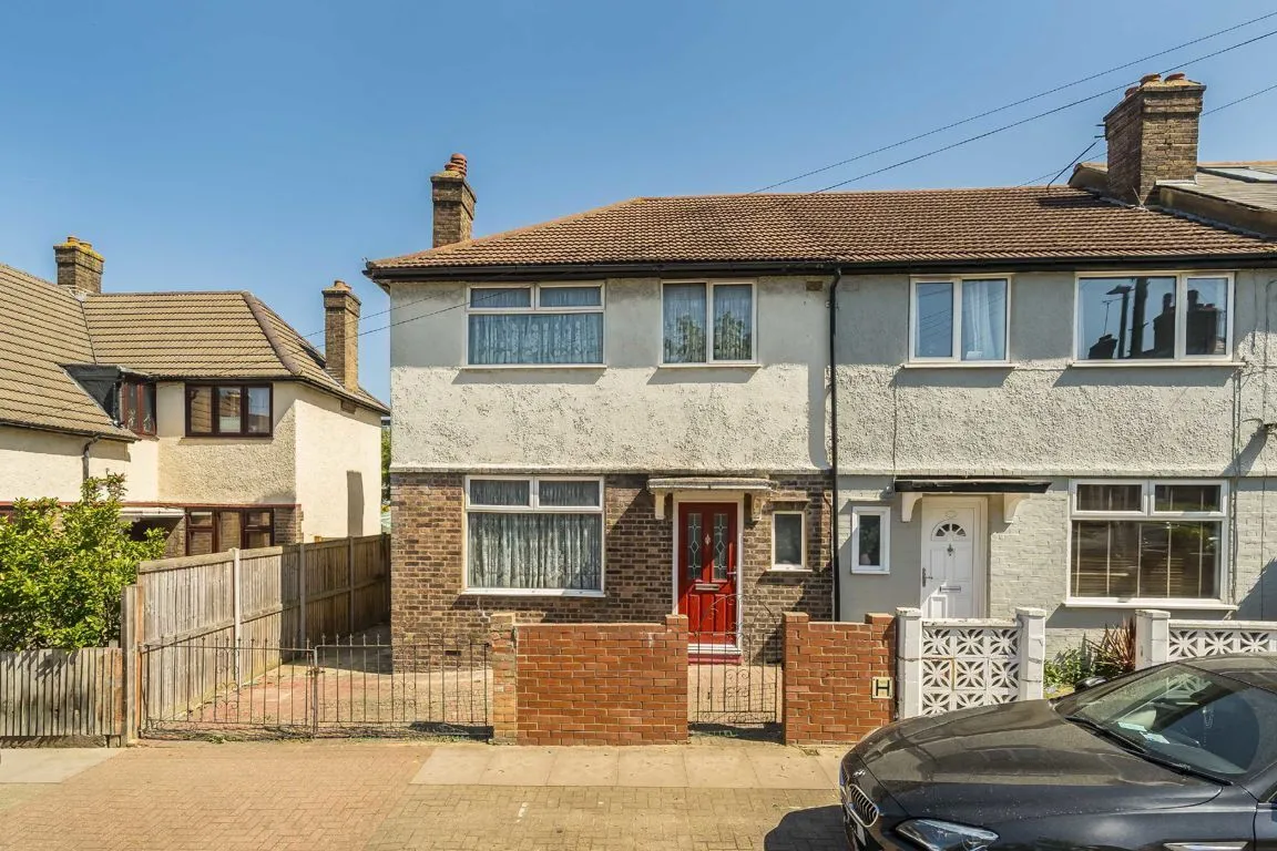 3 bed house for sale, Topsham Road, SW17