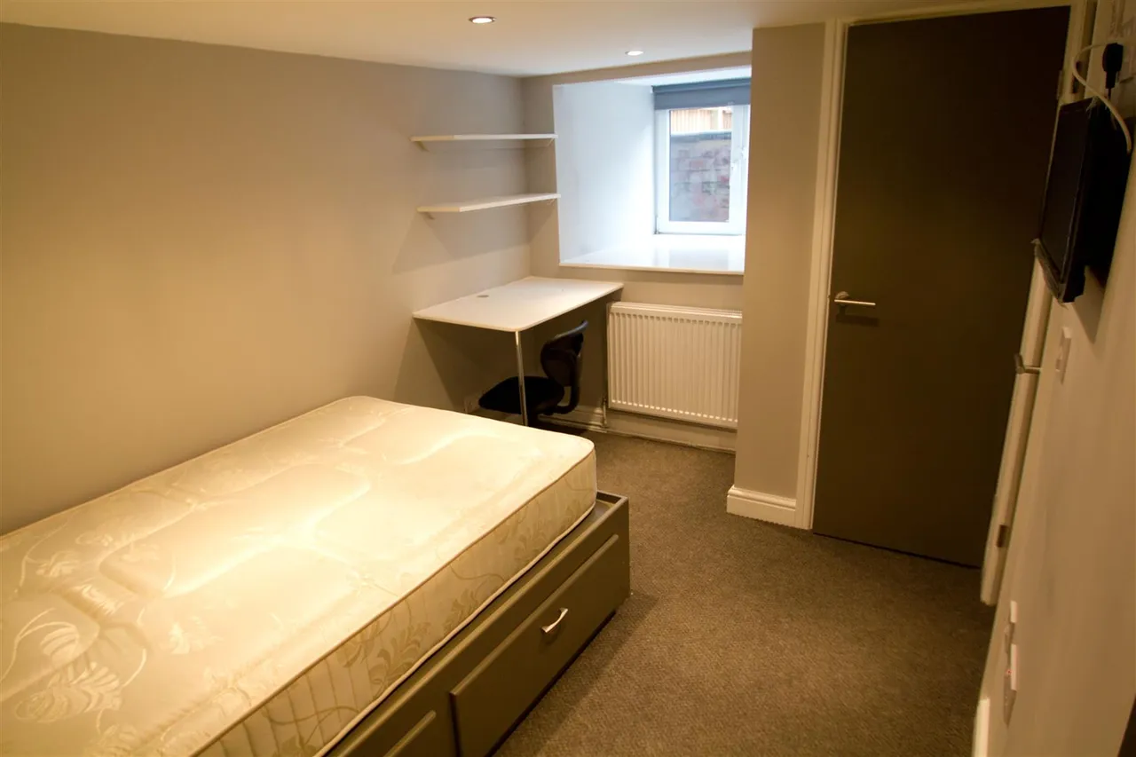 Royal Park Avenue, Hyde Park, LS6, photo 5