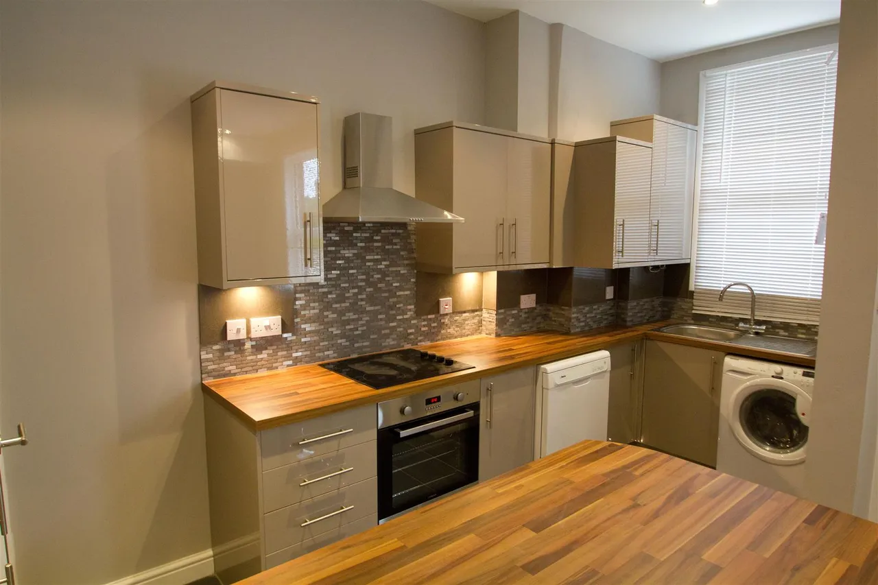 Royal Park Avenue, Hyde Park, LS6, photo 2