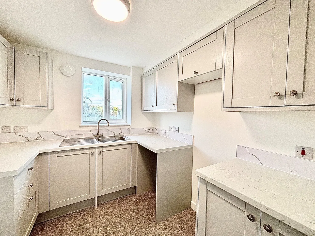 Chantress Close, Dagenham, RM10, photo 2