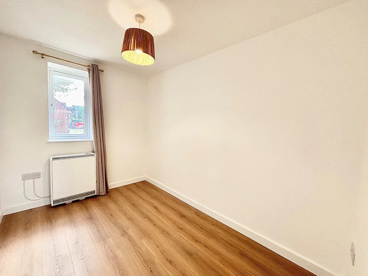 Chantress Close, Dagenham, RM10, photo 6