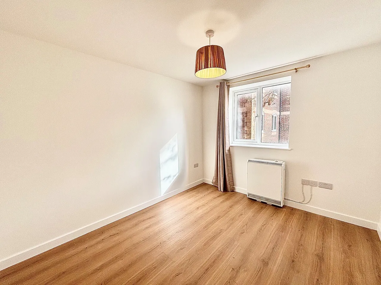 Chantress Close, Dagenham, RM10, photo 5