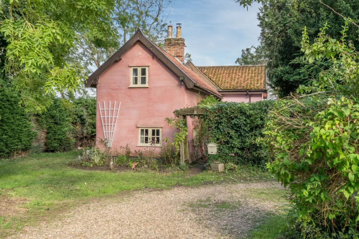 4 bed house for sale, The Turnpike, Bunwell, NR16