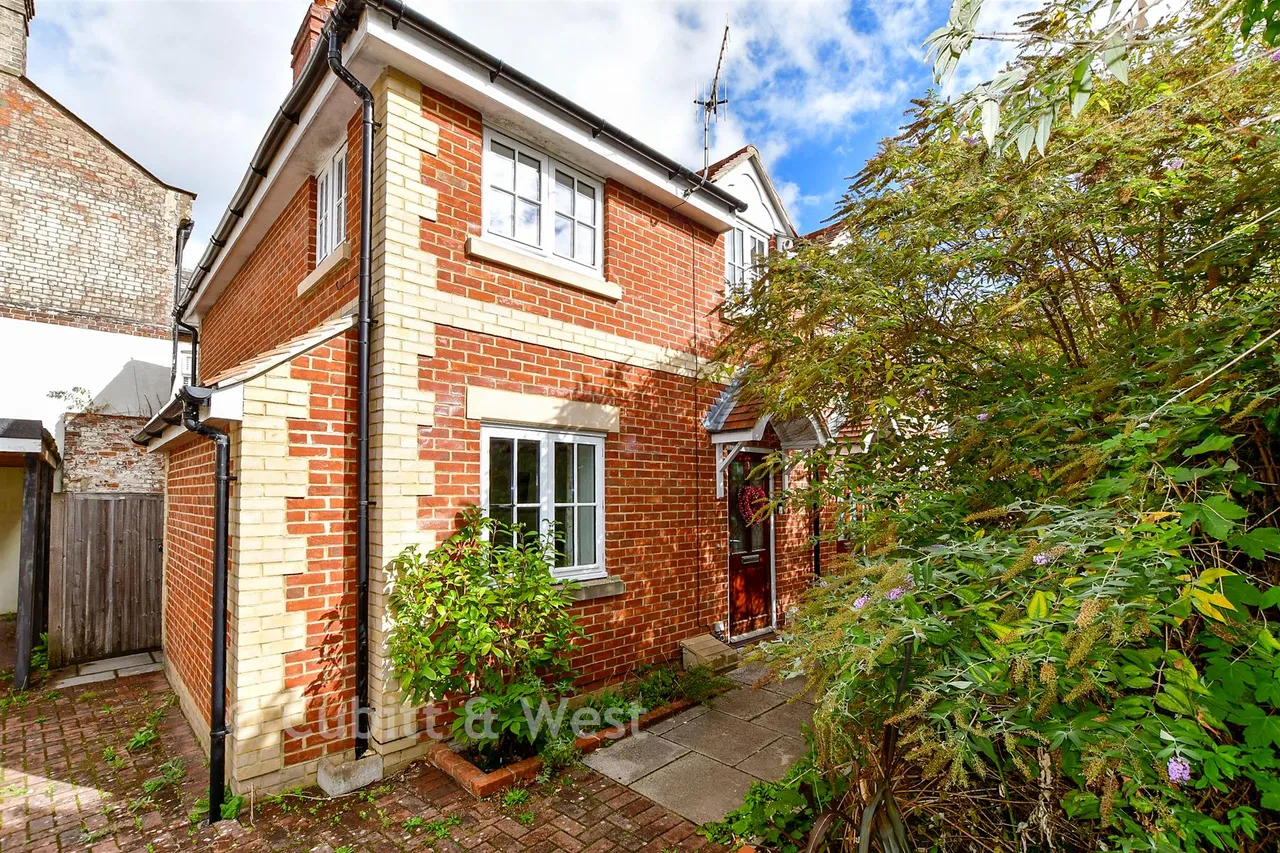 South Street, Havant, PO9, photo 9