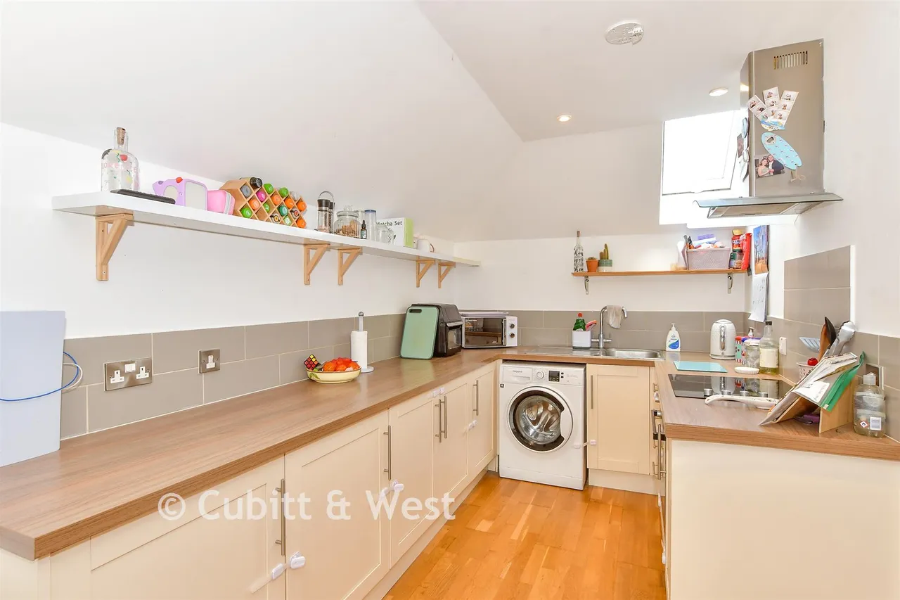 South Street, Havant, PO9, photo 3