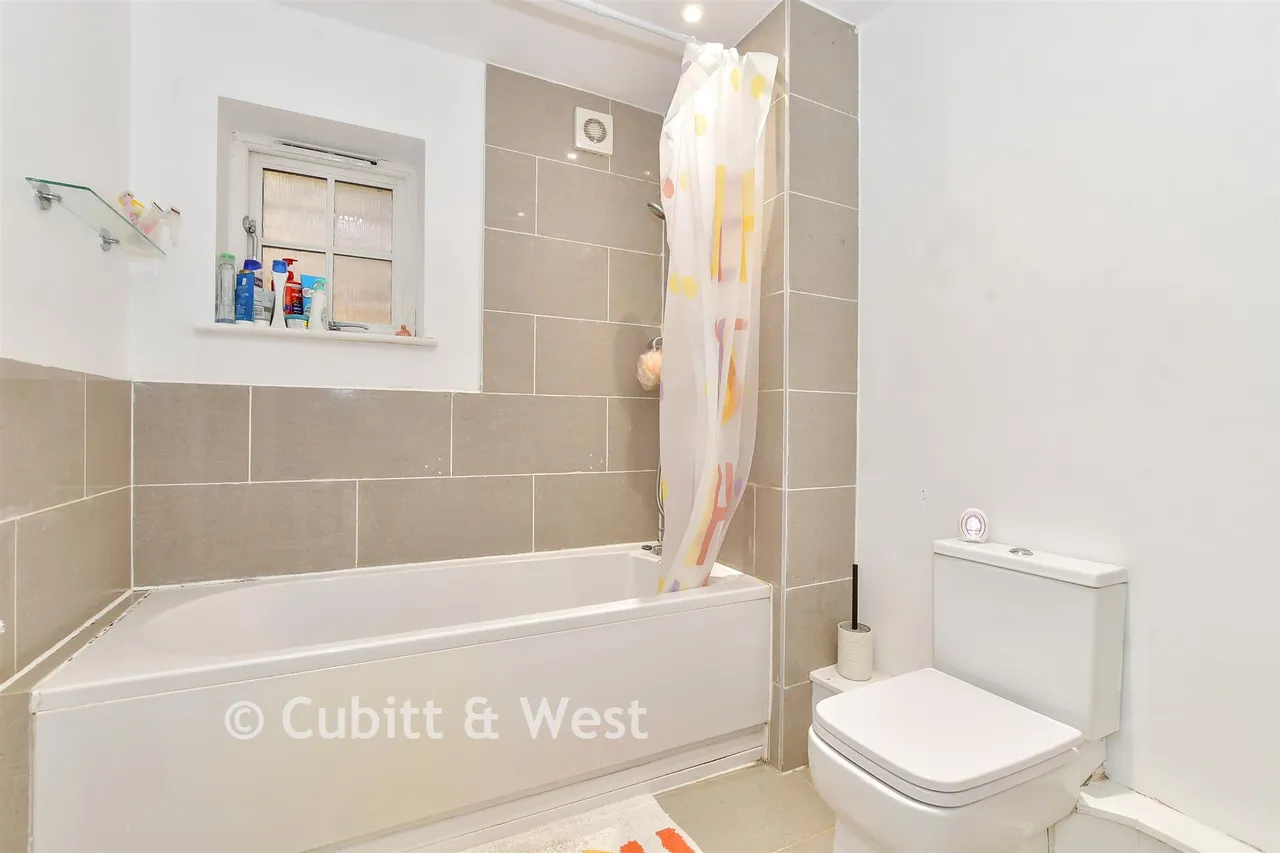 South Street, Havant, PO9, photo 6