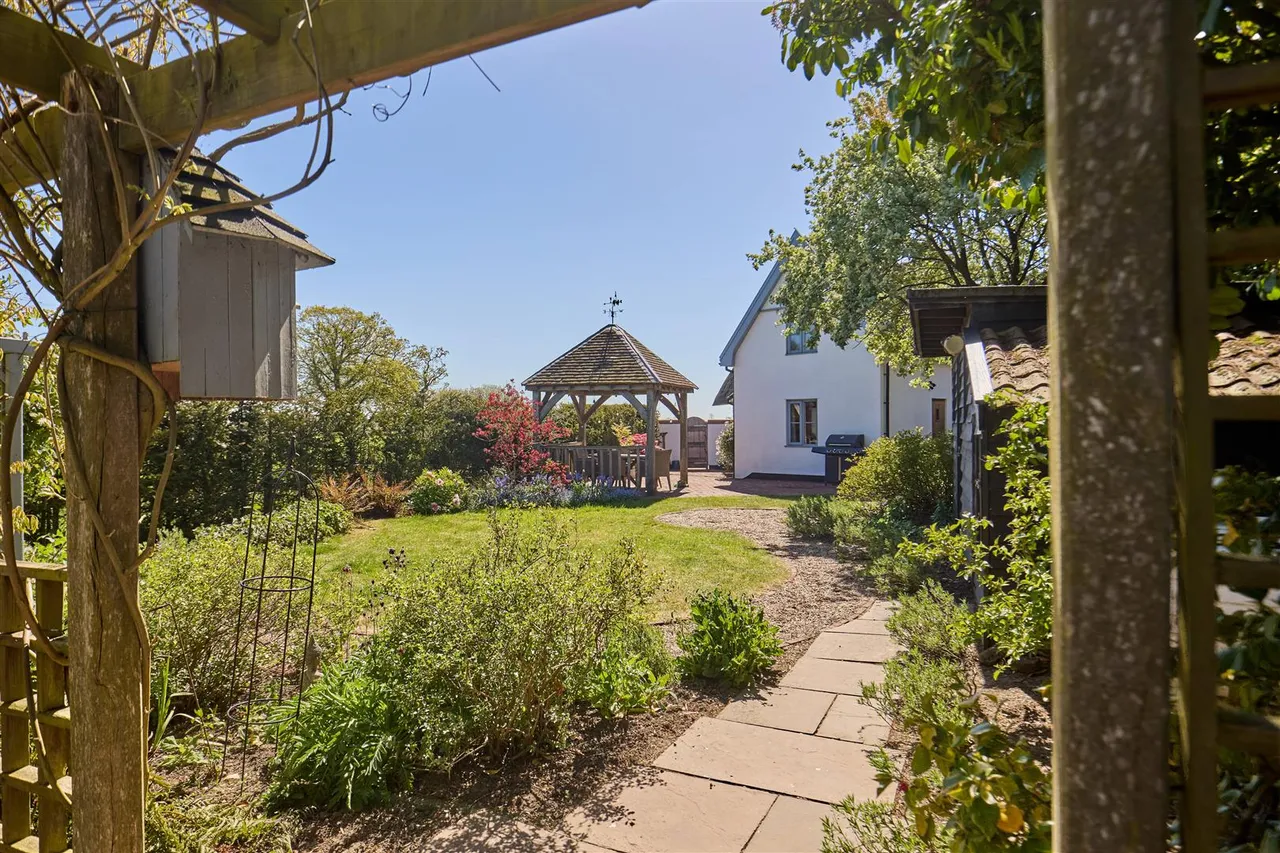 Heath Road, Winfarthing, IP22, photo 16