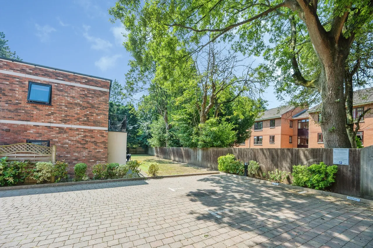 Hagley Road, Birmingham, B16, photo 17