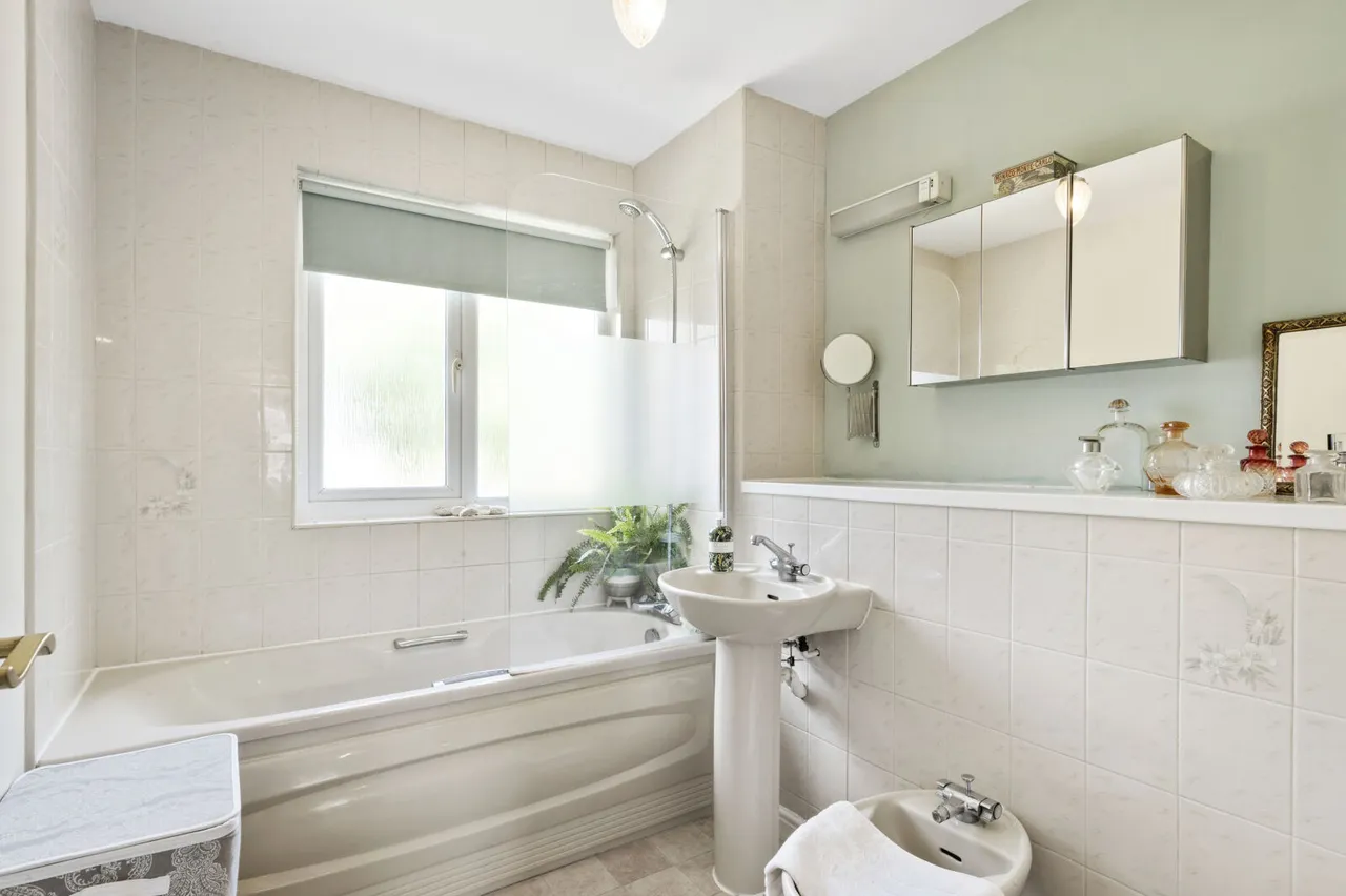 Cottenham Park Road, West Wimbledon, SW20, photo 8