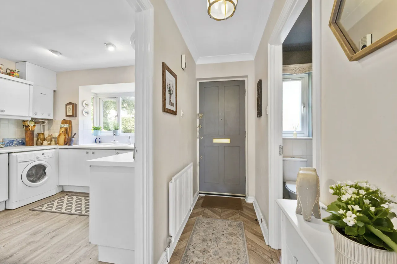 Cottenham Park Road, West Wimbledon, SW20, photo 12