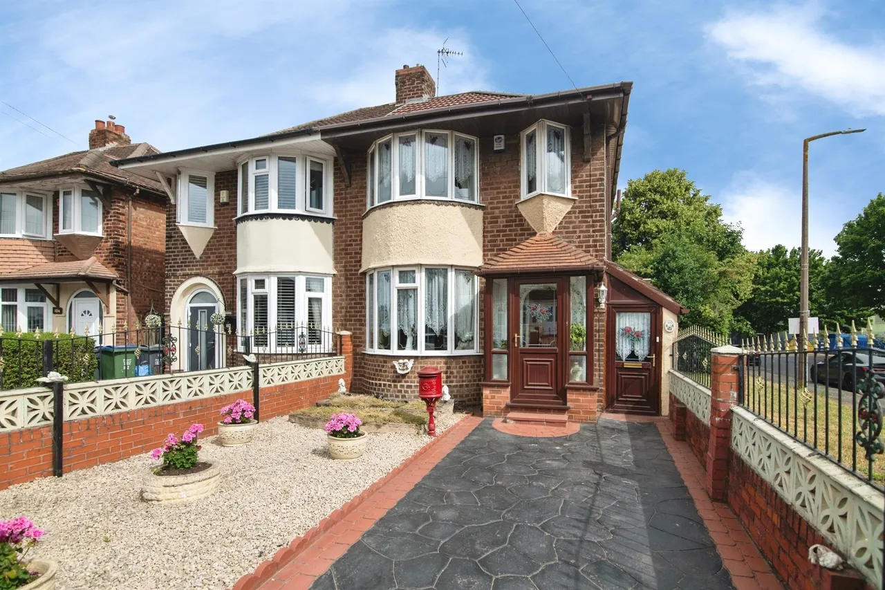 3 bed house for sale, Church Lane, West Bromwich, B71