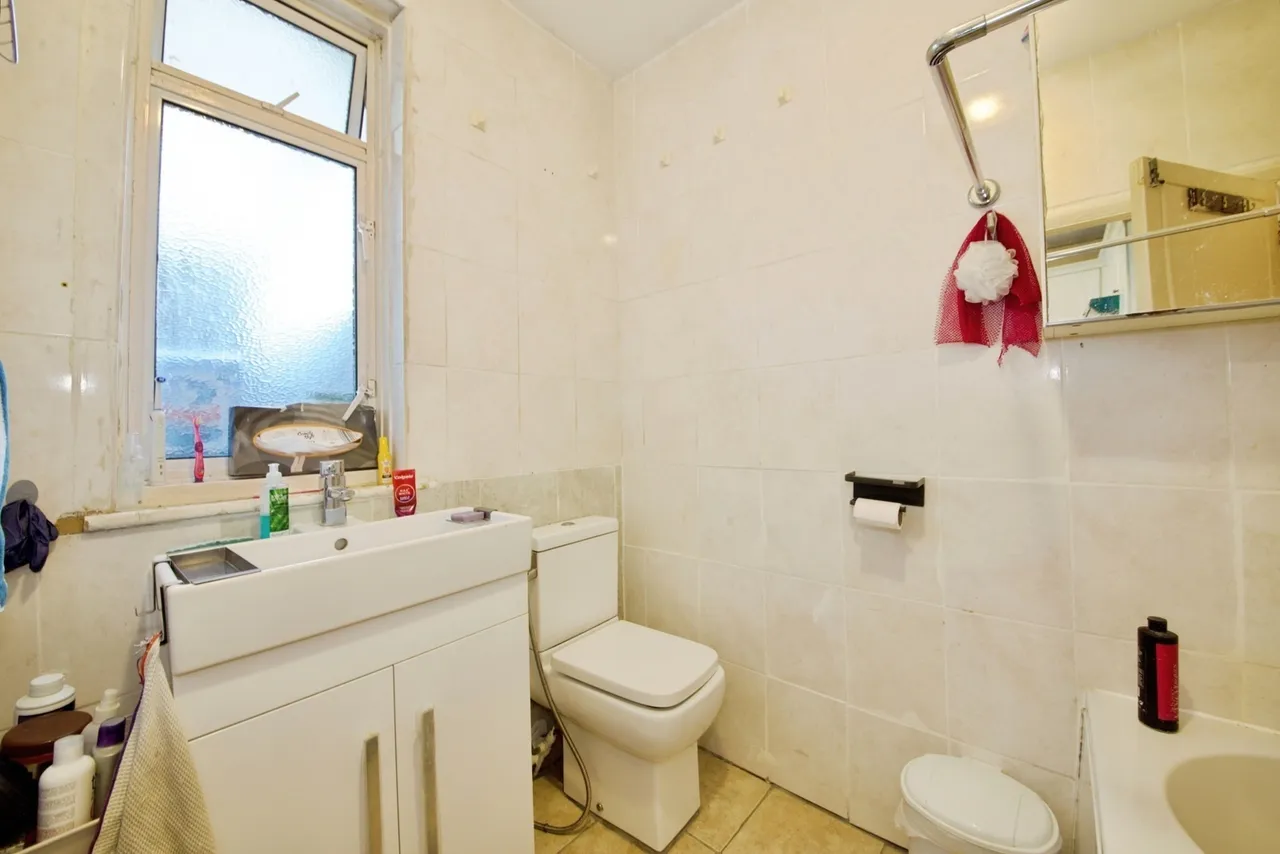 Aylands Road, ENFIELD, Middlesex, EN3, photo 5