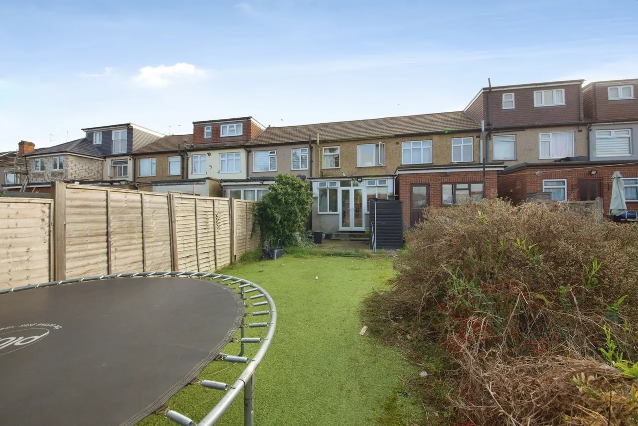 Aylands Road, ENFIELD, Middlesex, EN3, photo 9