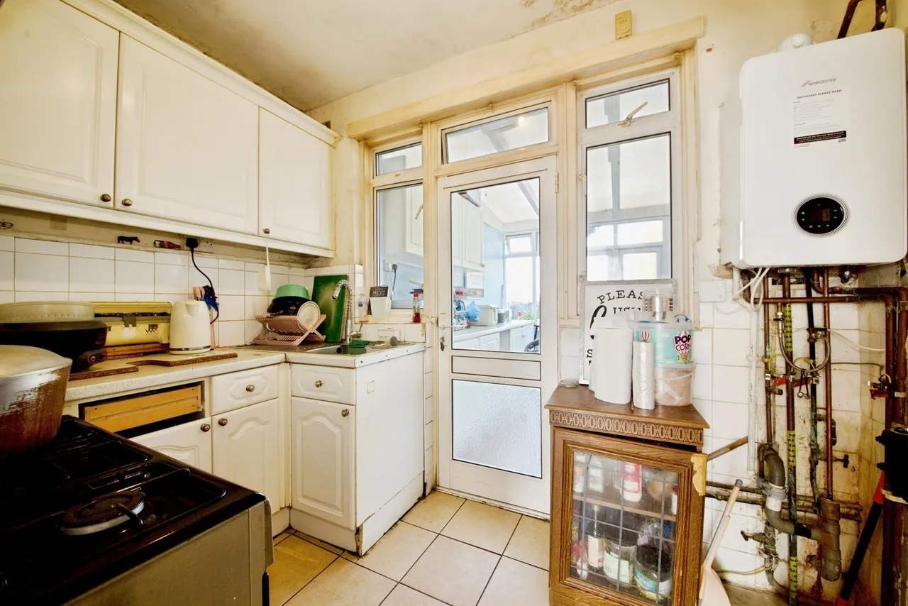Aylands Road, ENFIELD, Middlesex, EN3, photo 3