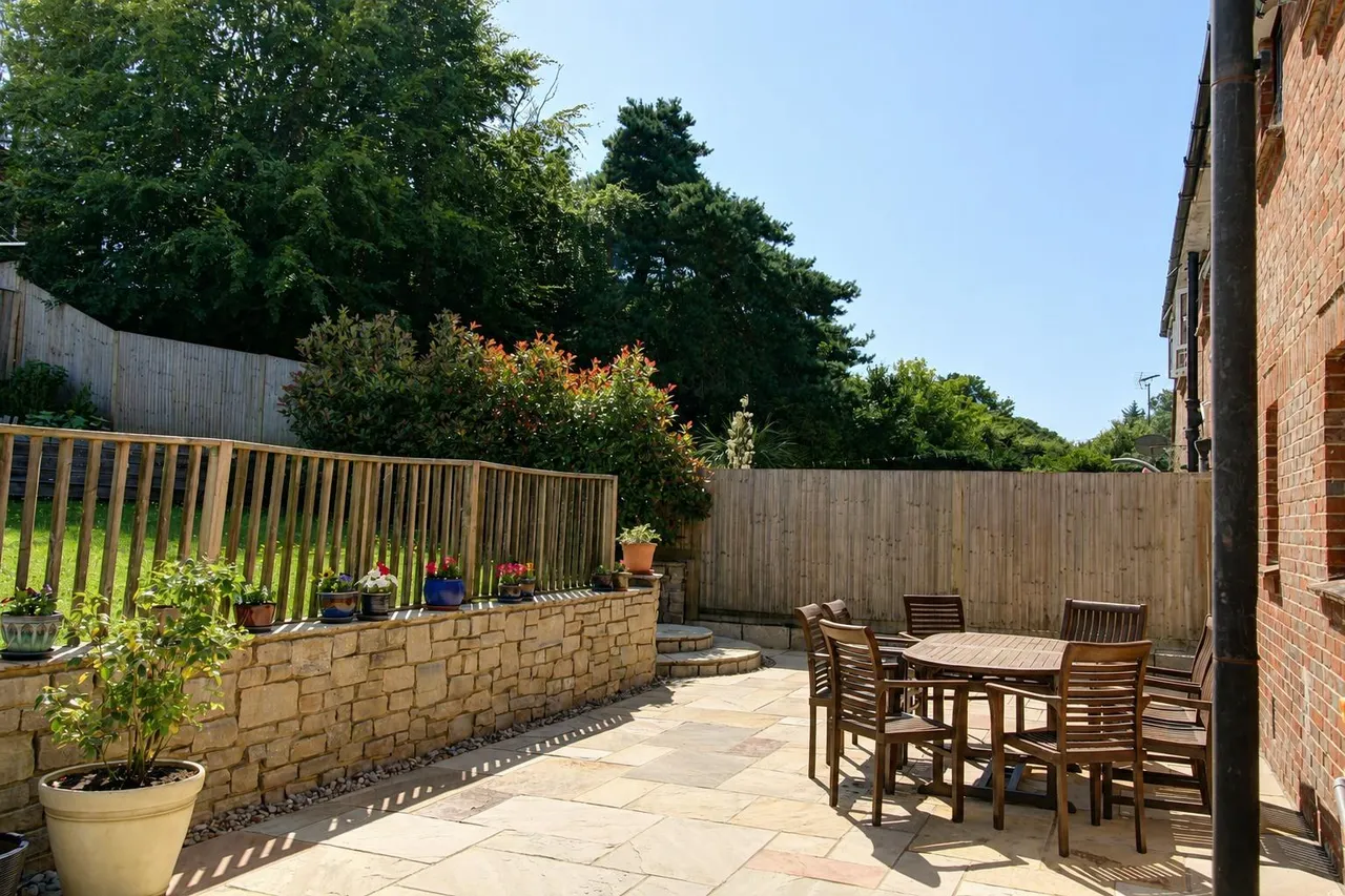 Meadowside, Pulborough, RH20, photo 2