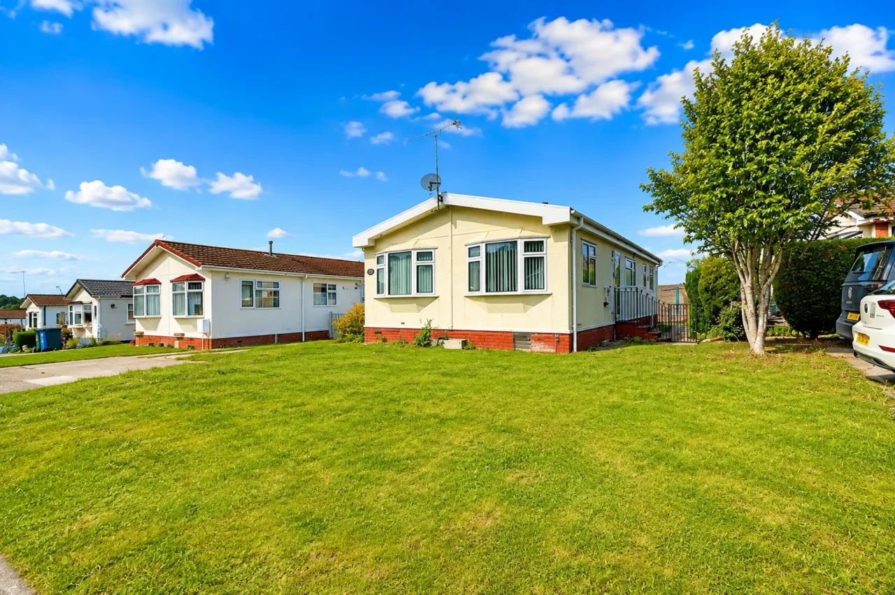 The Pines Homes Park, Huntington, photo 20