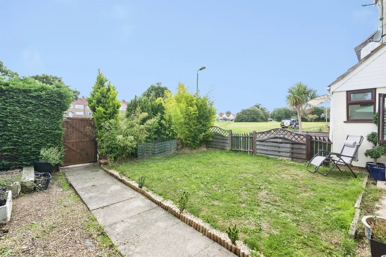 Stradbroke Road, Lowestoft, NR33, photo 4