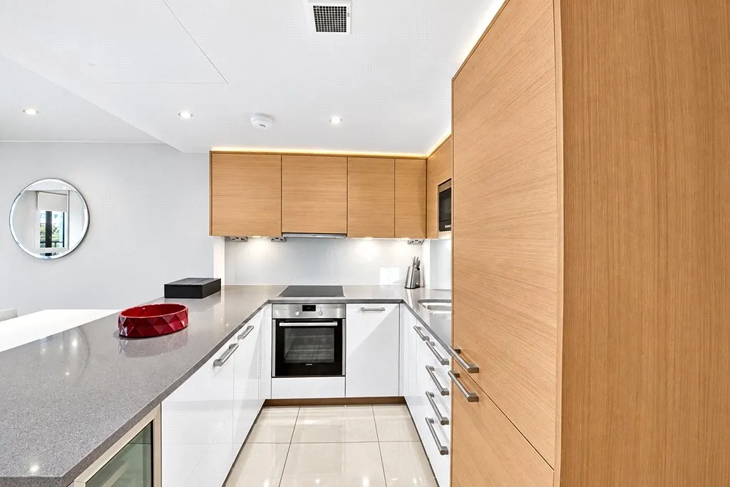 Townmead Road, Imperial Wharf, SW6, photo 3