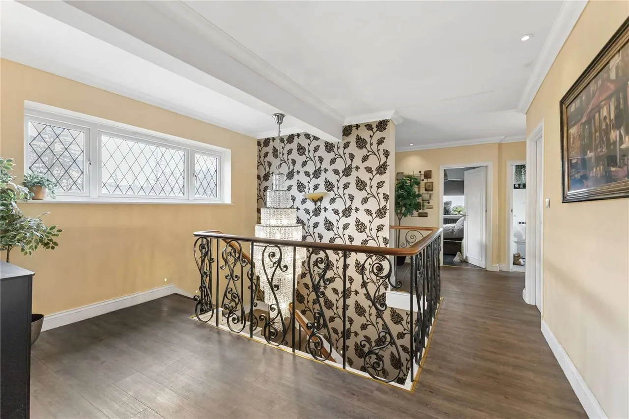 The Causeway, Potters Bar, EN6, photo 16