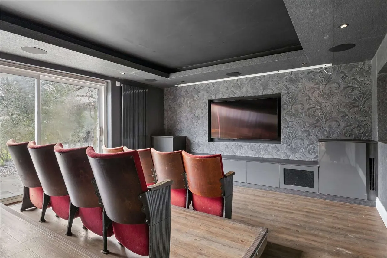 The Causeway, Potters Bar, EN6, photo 11