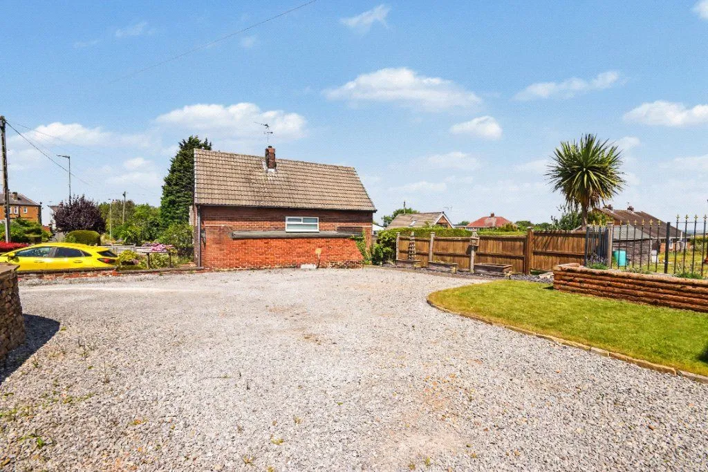 South Lane, Netherton, WF4, photo 14