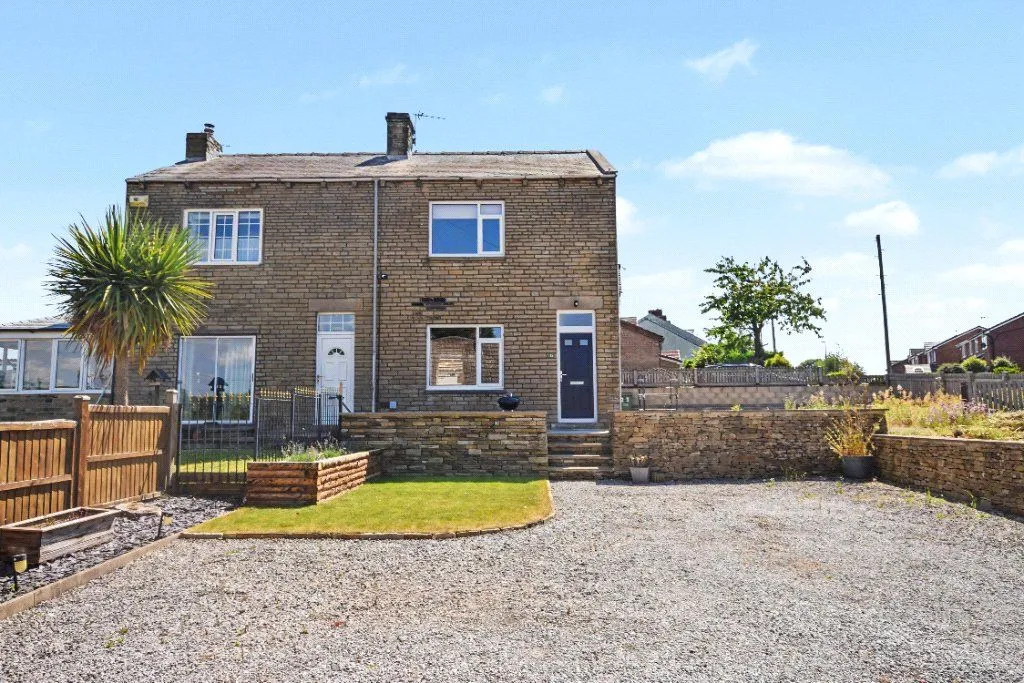 2 bed house for sale, South Lane, Netherton, WF4