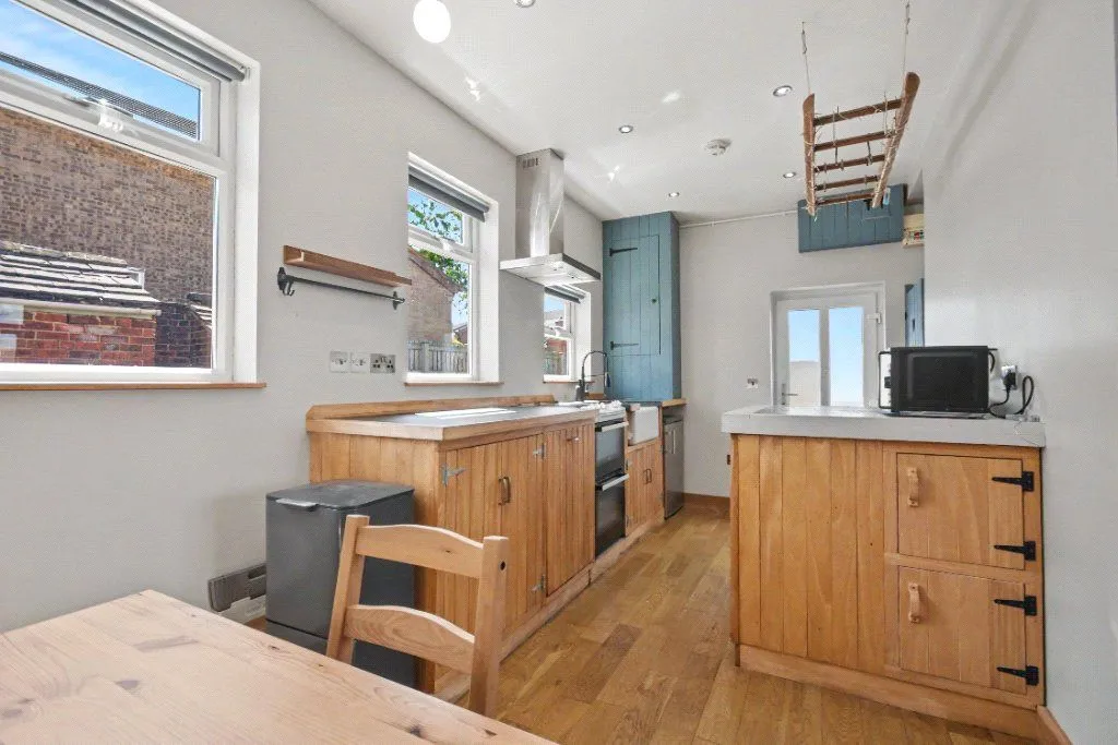 South Lane, Netherton, WF4, photo 3