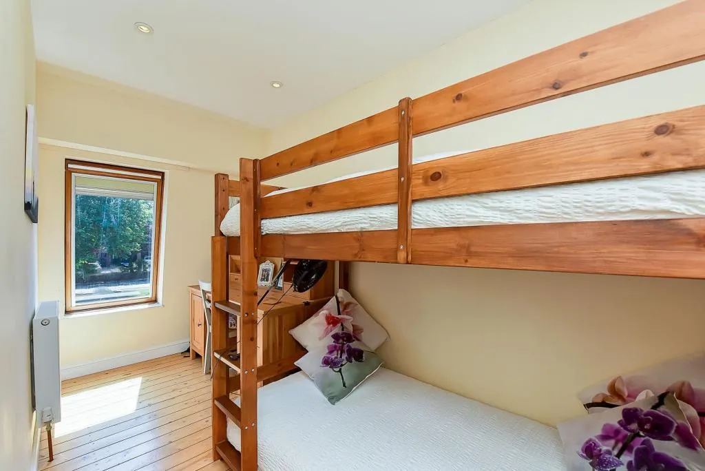 Garfield Road, London, SW19, photo 6