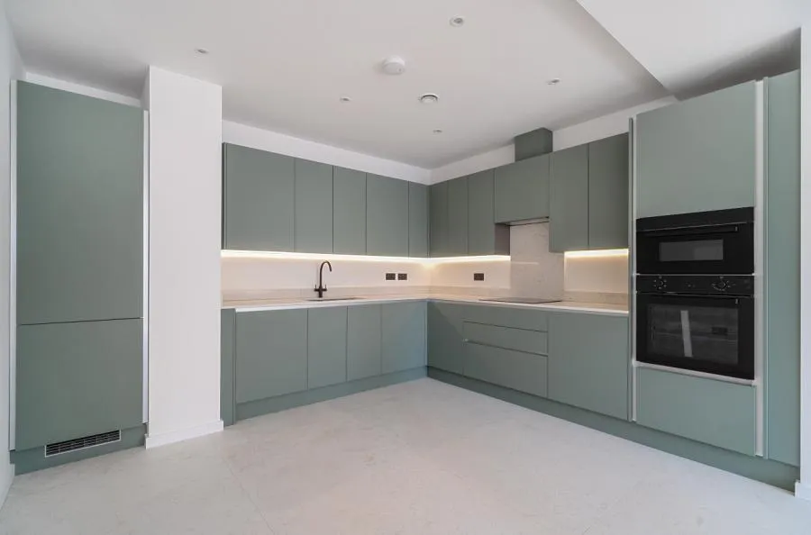 2 bed flat for sale, Jeddo Road, Shepherds Bush, W12