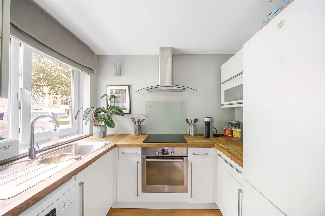 Skipsea House, Fitzhugh Grove, London, SW18, photo 2