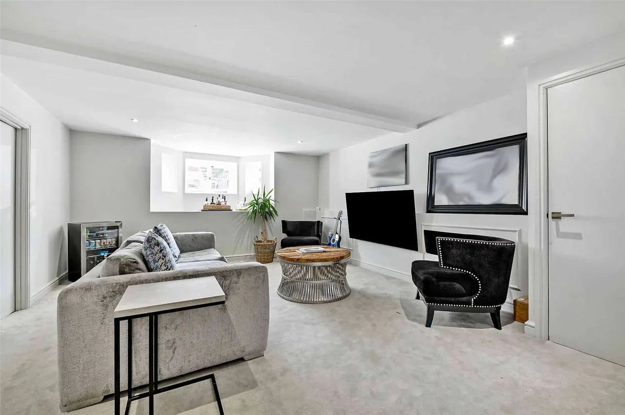 Alma Road, Windsor, Berkshire, SL4 3HN, photo 11