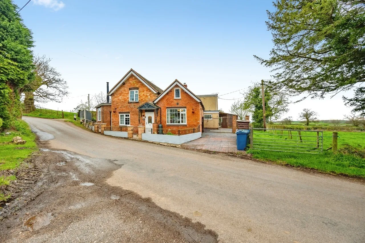 6 bed house for sale — Lea Road, Rugeley, Staffordshire, WS15