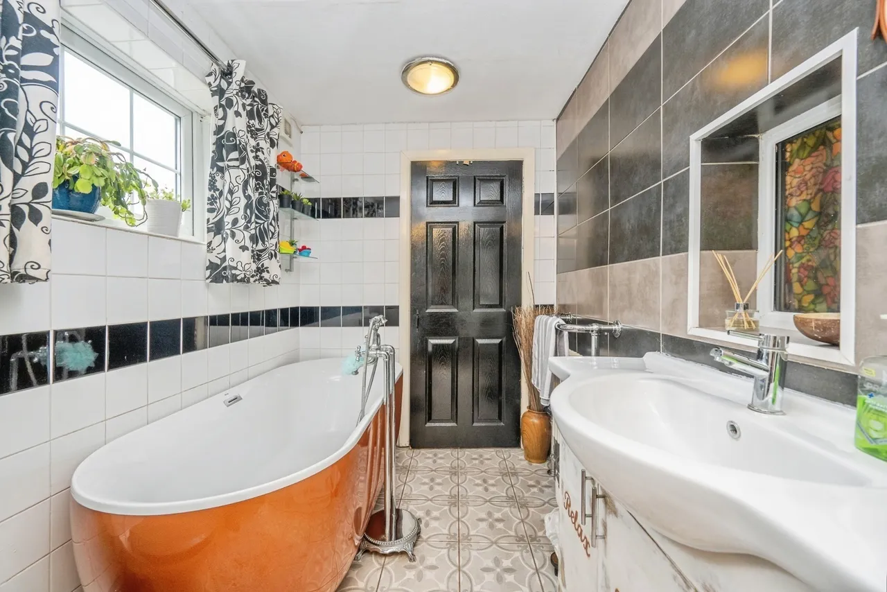 Lea Road, Rugeley, Staffordshire, WS15, photo 21