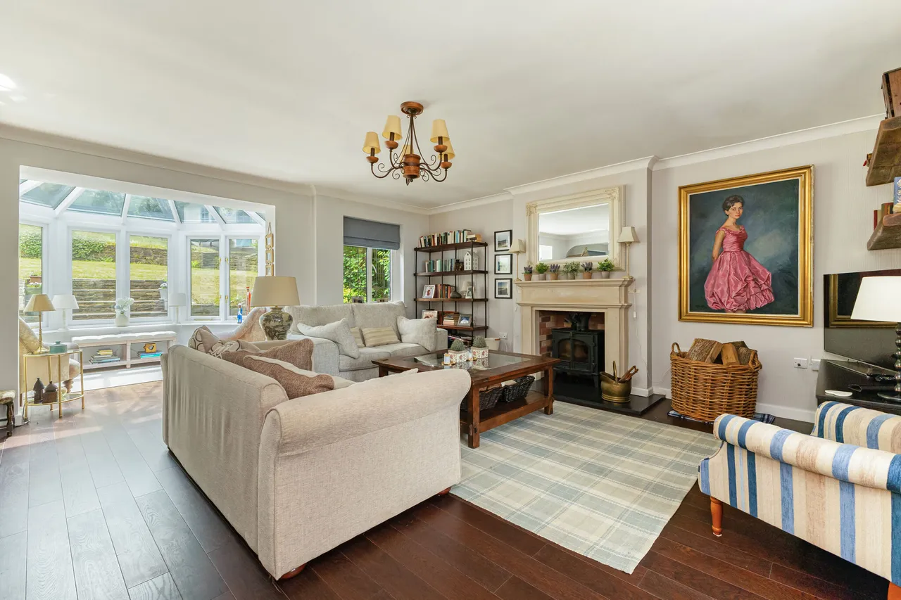 Winchester Close, Esher, KT10, photo 5