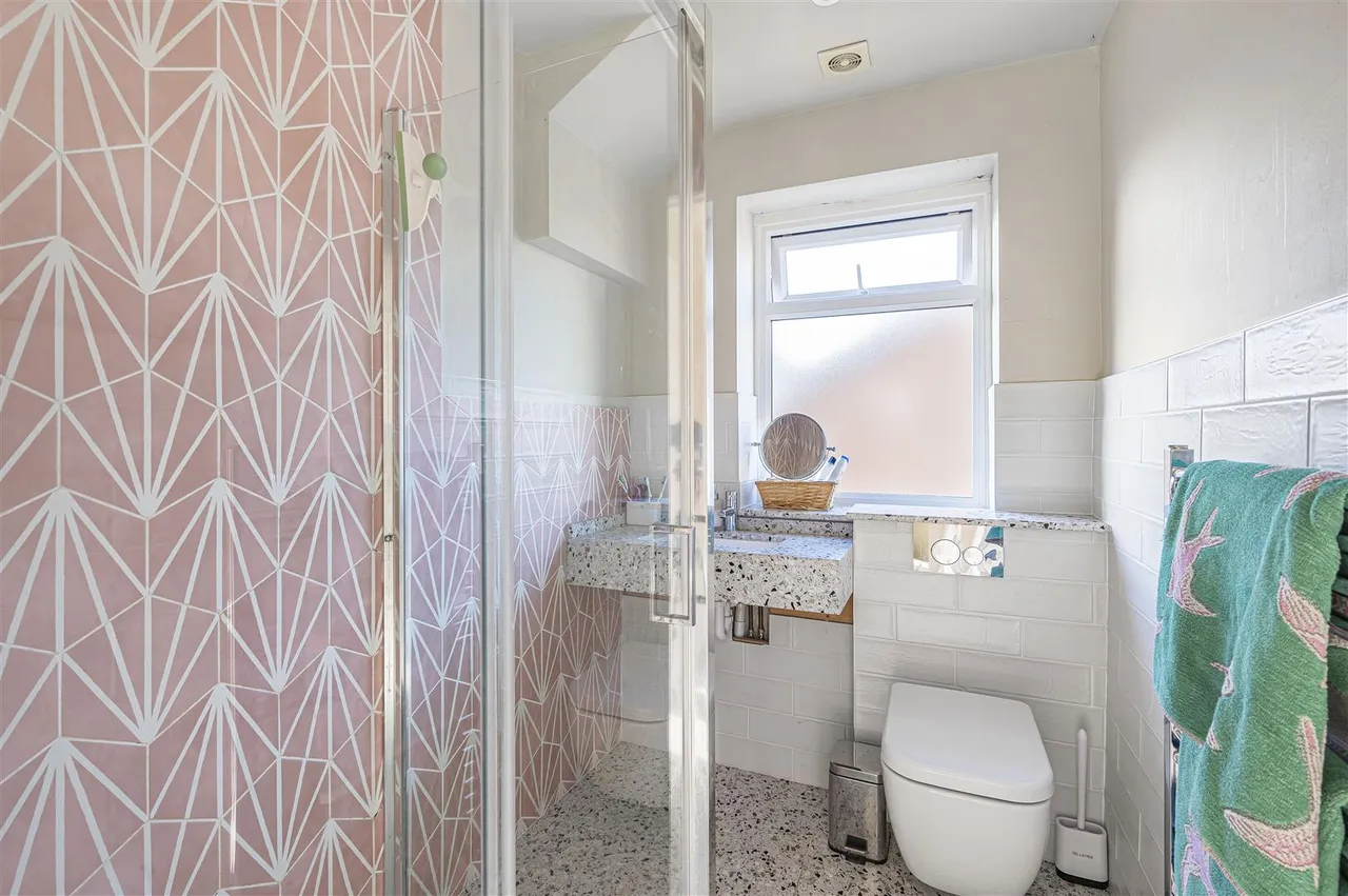 Valley Close, Newhaven, photo 15