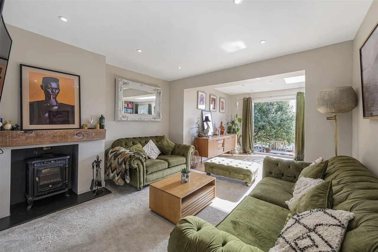 4 bed house for sale, Valley Close, Newhaven