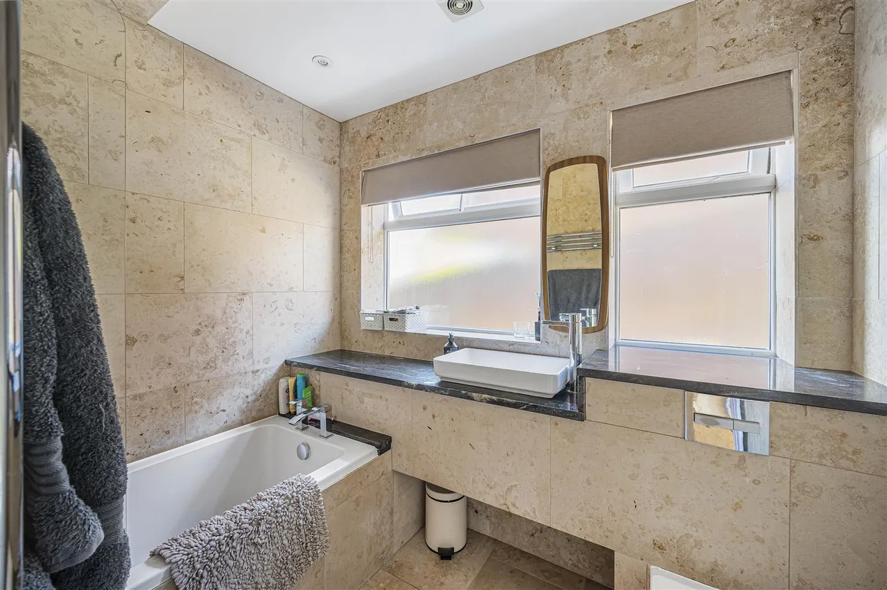 Valley Close, Newhaven, photo 13