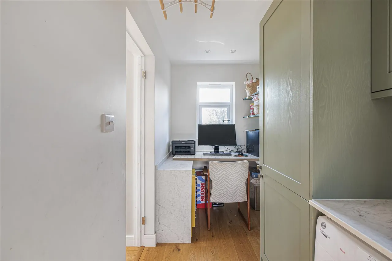 Valley Close, Newhaven, photo 27
