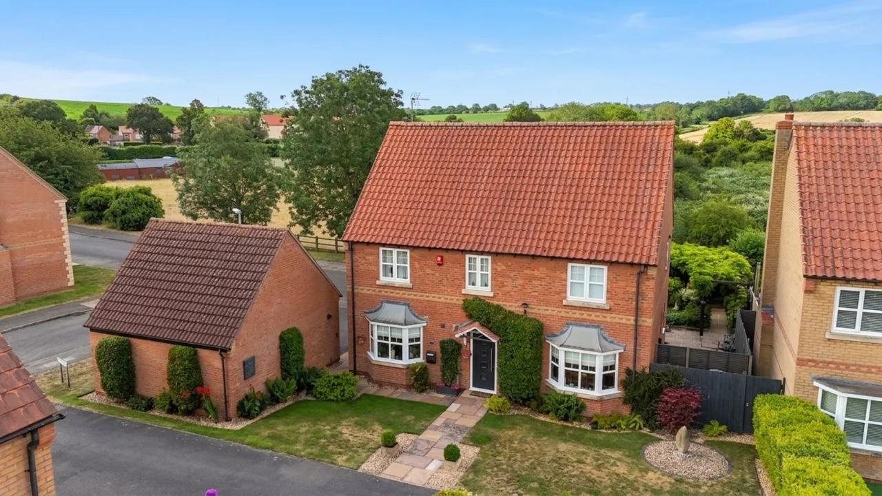 4 bed house for sale — Mill Close, Corby Glen, NG33
