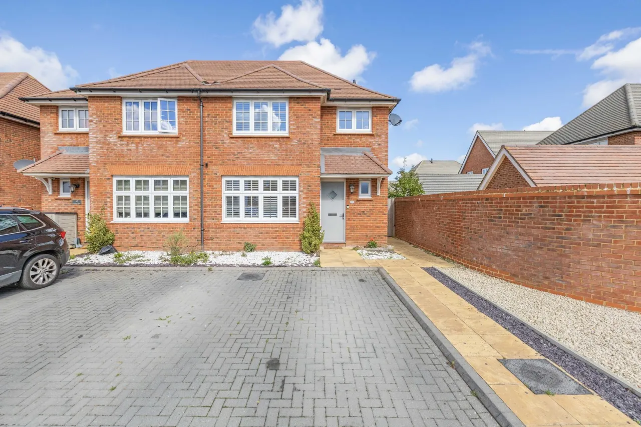 3 bed house for sale, Pitman Road, Hersden, CT3
